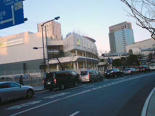 写真：川崎駅周辺の渋滞